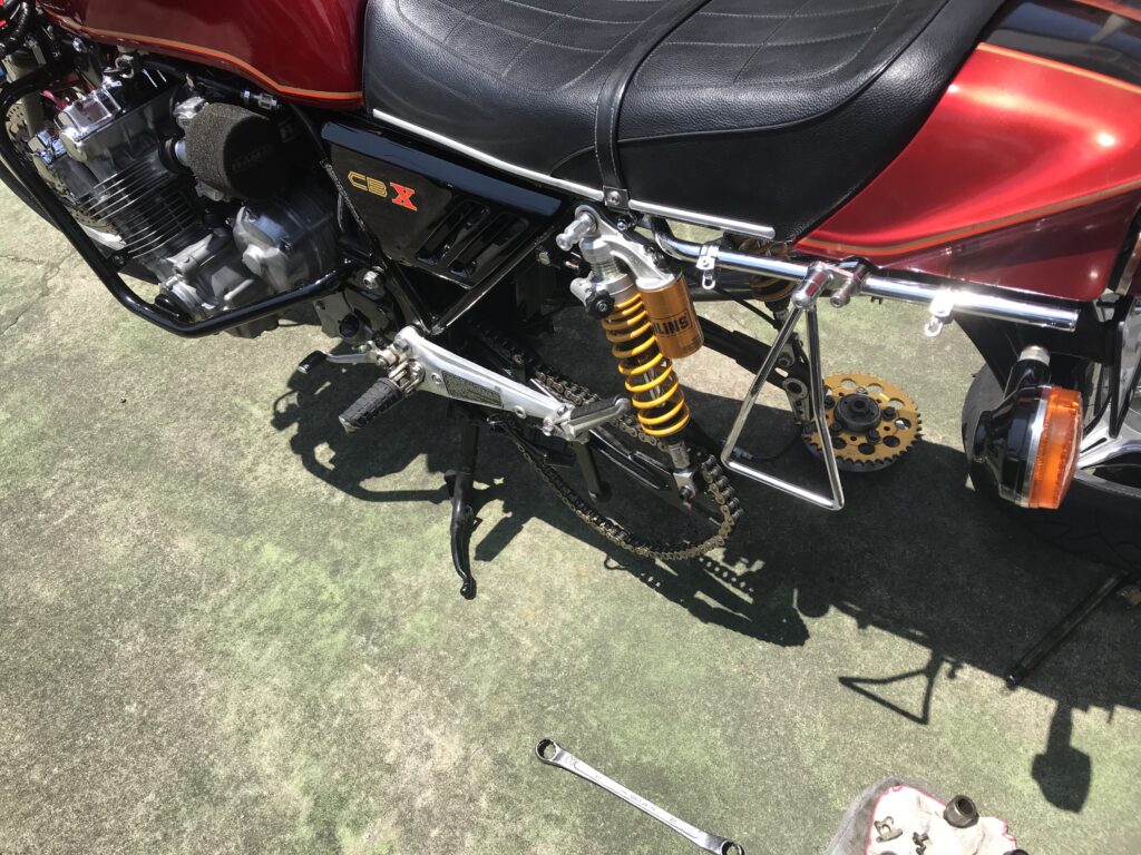 CBX1000-リヤホイール取外し