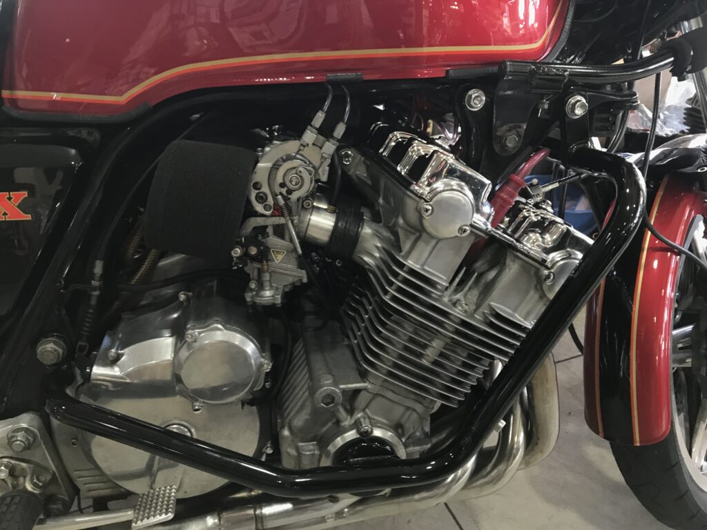 CBX1000-エンジン