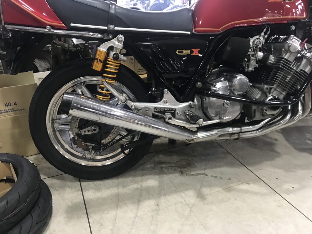 CBX1000-マフラー