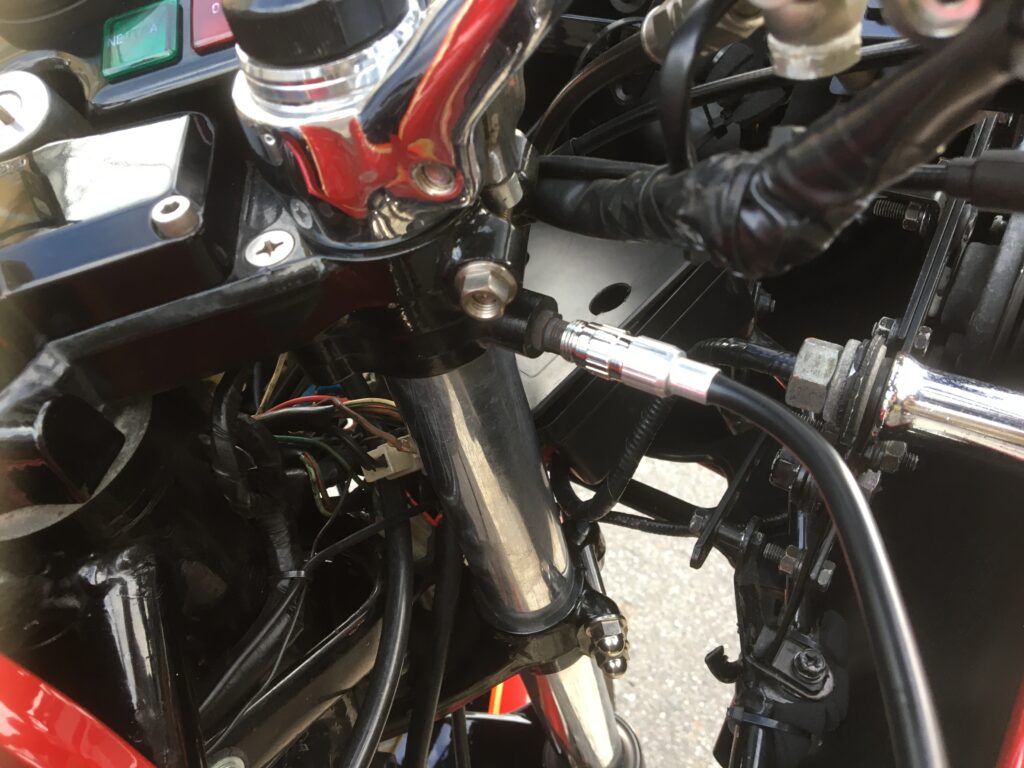 CB1100Fフロントフォークとエアー